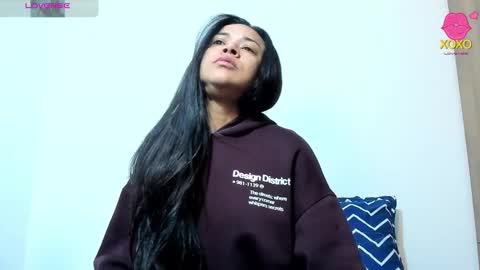 Snapshot of mellanie33 chatting on 26, 11, 2025 mellanie online show from 26, 11, 2025