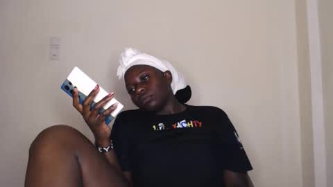 Snapshot of mellanin_pretty_ chatting on 18, 12, 2025 . online show from 18, 12, 2025