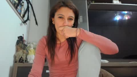 Snapshot of mellbell_ chatting on 1, 2, 2025 MellyMell  online show from 1, 2, 2025