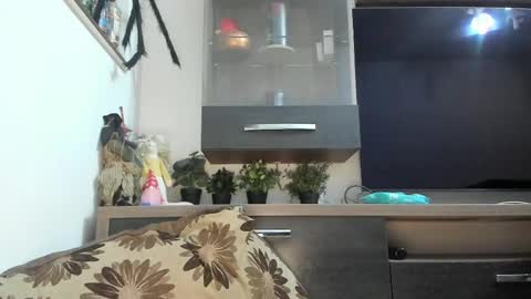 Snapshot of mellbell_ chatting on 25, 2, 2025 MellyMell  online show from 25, 2, 2025