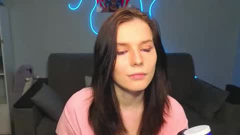 mellhyees online show from 18, 3, 2026