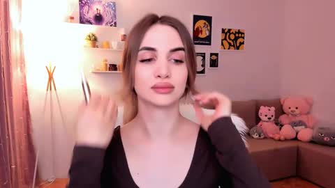 Snapshot of mellifluoustess chatting on 5, 3, 2025 Tessa online show from 5, 3, 2025