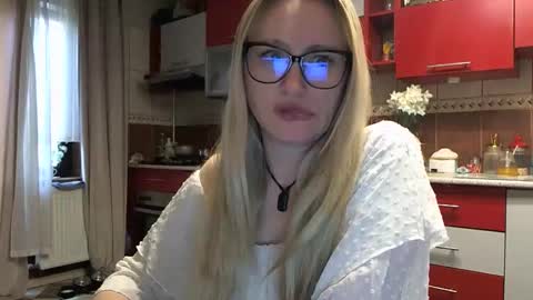 Melly online show from 17, 4, 2026