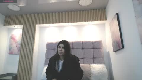 Snapshot of melodiroux_ chatting on 2, 7, 2026 Melodi online show from 2, 7, 2026