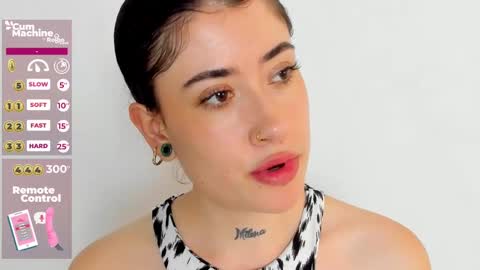 Snapshot of melody_suarez chatting on 11, 12, 2024 MELODY online show from 11, 12, 2024