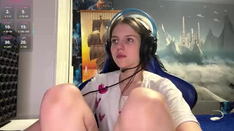 Hi Im Aria 18 years old online show from 17, 2, 2026