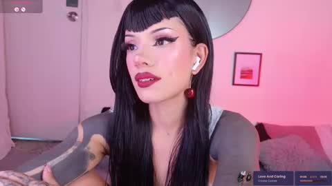 Mena  Help me reach 700 thumbs up online show from 25, 9, 2025