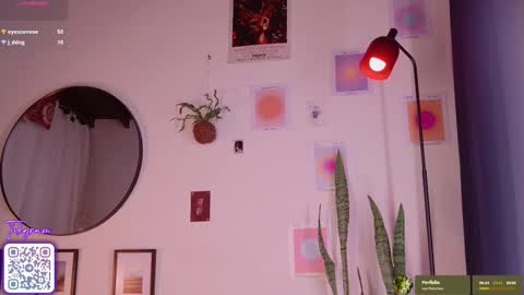 Mena  Help me reach 700 thumbs up online show from 17, 10, 2025