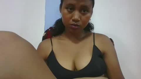 Snapshot of mendrika718601 chatting on 5, 3, 2026 mendrika718601 online show from 5, 3, 2026