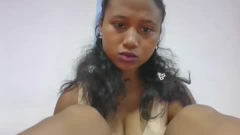 Snapshot of mendrika718601 chatting on 6, 3, 2026 mendrika718601 online show from 6, 3, 2026