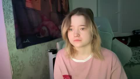 Snapshot of meowki4 chatting on 1, 1, 2025 meowme online show from 1, 1, 2025