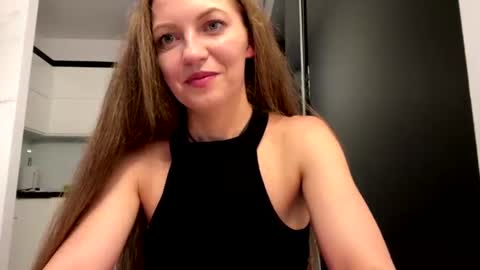 Snapshot of meowmariana chatting on 9, 8, 2026 Mary online show from 9, 8, 2026