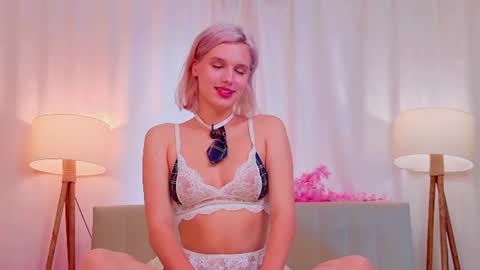 Snapshot of meowthlilu chatting on 31, 7, 2026 Lilu online show from 31, 7, 2026