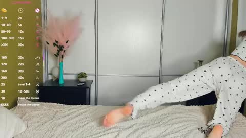 Julie online show from 3, 5, 2026