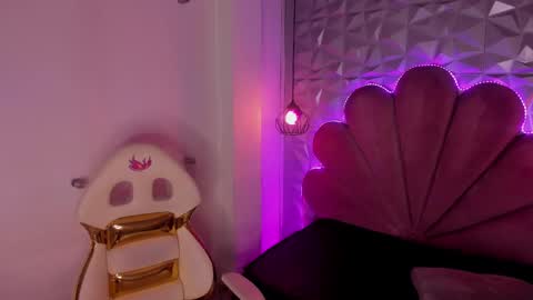    online show from 20, 2, 2025