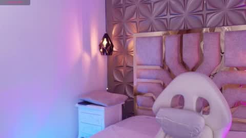    online show from 6, 10, 2025