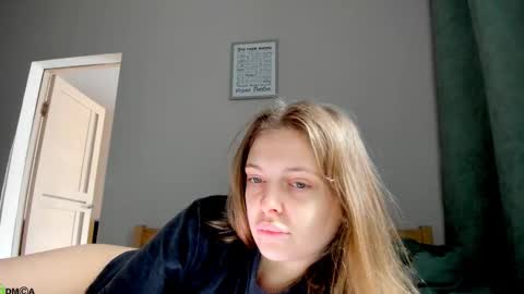 mercedescutee online show from 22, 10, 2025