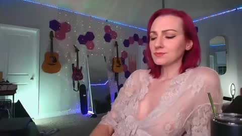 Snapshot of meredithbae chatting on 8, 1, 2025 Meredith Bae online show from 8, 1, 2025