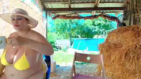 SOPHIE is the queen of squirt online show from 12, 7, 2026