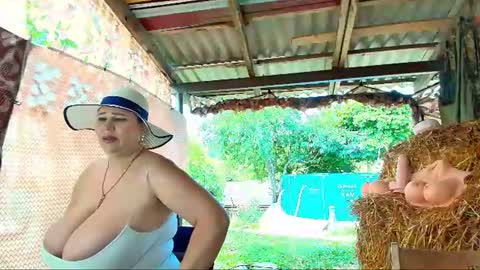 SOPHIE is the queen of squirt online show from 20, 7, 2026
