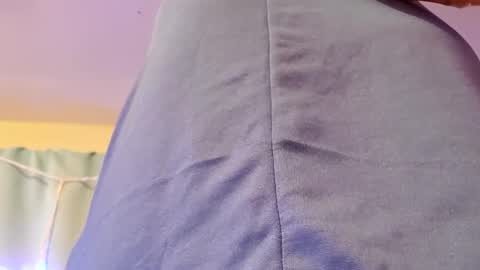 gurlnips online show from 18, 1, 2025