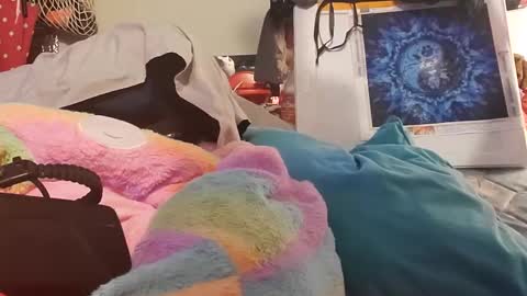 gurlnips online show from 28, 1, 2025