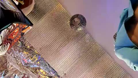 gurlnips online show from 1, 2, 2025