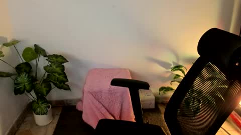 laura 3 i am independent model online show from 21, 9, 2025