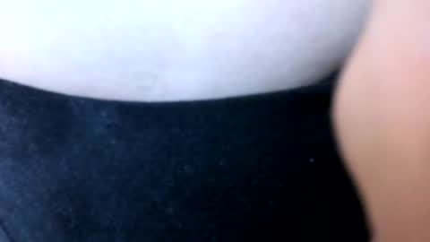 laura 3 i am independent model online show from 18, 2, 2026