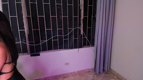 Snapshot of merlia_model chatting on 15, 2, 2025 instagram fernandatoloza01 online show from 15, 2, 2025