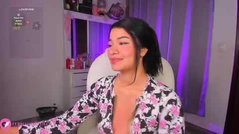 Snapshot of merlia_model chatting on 11, 11, 2025 instagram fernandatoloza01 online show from 11, 11, 2025