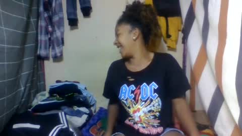 Snapshot of mevasoa chatting on 3, 8, 2026 mevasoa online show from 3, 8, 2026
