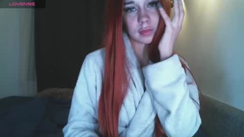 Snapshot of mezzalunaa chatting on 9, 2, 2025 vollmond online show from 9, 2, 2025