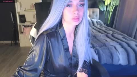 Snapshot of mezzalunaa chatting on 2, 10, 2025 vollmond online show from 2, 10, 2025