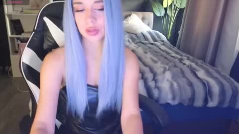 Snapshot of mezzalunaa chatting on 3, 10, 2025 vollmond online show from 3, 10, 2025