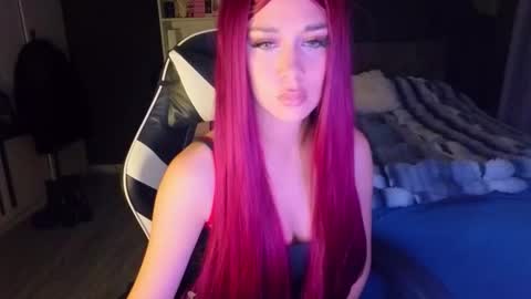 Snapshot of mezzalunaa chatting on 23, 10, 2025 vollmond online show from 23, 10, 2025