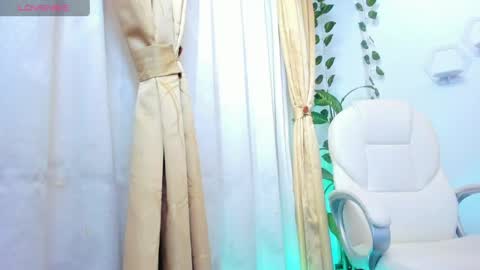 Mia online show from 27, 4, 2026