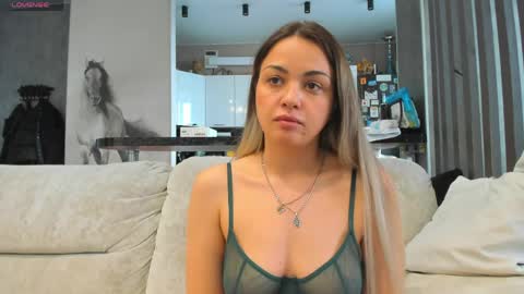 Mia online show from 6, 5, 2026