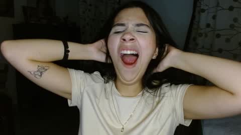 Mia online show from 5, 1, 2025