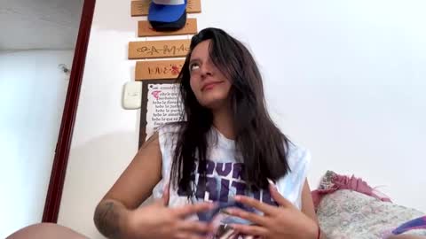 Snapshot of mia__robertss chatting on 15, 12, 2024 Mia online show from 15, 12, 2024