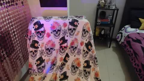 mia online show from 22, 10, 2025