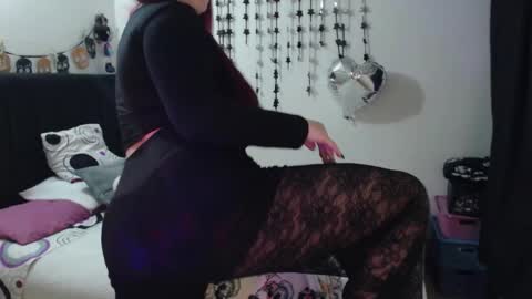 mia online show from 15, 1, 2026