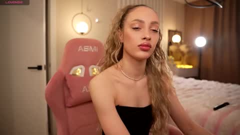 Snapshot of mia_bellamy chatting on 18, 3, 2026 Just call me Kitty online show from 18, 3, 2026