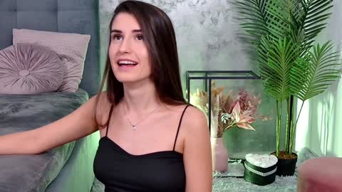 Snapshot of mia_carter99 chatting on 6, 12, 2024 Freya Allen online show from 6, 12, 2024