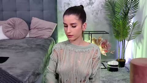 Snapshot of mia_carter99 chatting on 20, 1, 2025 Freya Allen online show from 20, 1, 2025