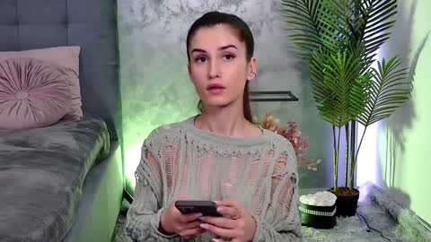 Snapshot of mia_carter99 chatting on 6, 2, 2025 Freya Allen online show from 6, 2, 2025