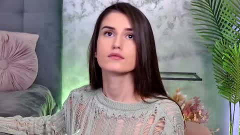 Snapshot of mia_carter99 chatting on 17, 2, 2025 Freya Allen online show from 17, 2, 2025