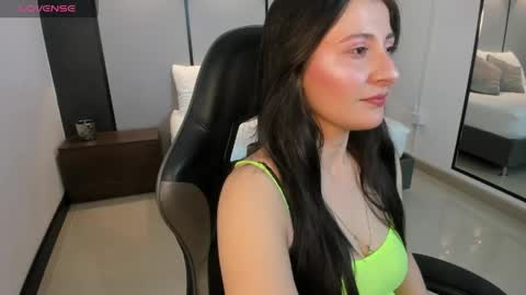 Snapshot of mia_collins96 chatting on 20, 5, 2026 M I A online show from 20, 5, 2026