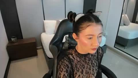 Snapshot of mia_collins96 chatting on 21, 5, 2026 M I A online show from 21, 5, 2026