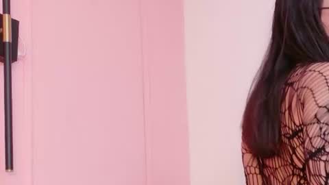 Mia 3 online show from 5, 8, 2026